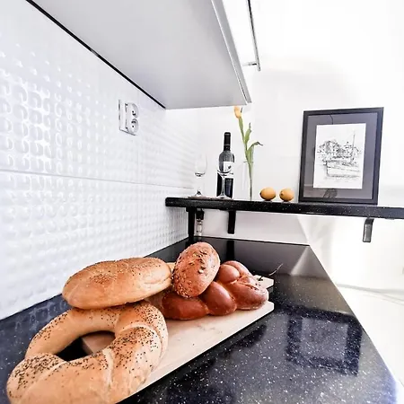 Na Poddaszu M.ch. - *