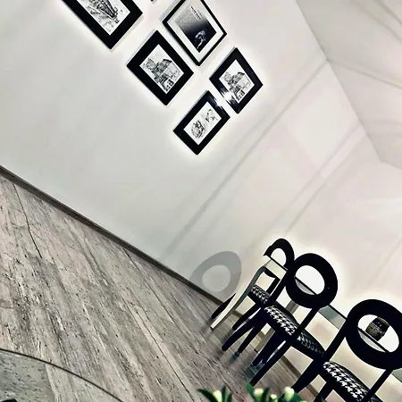 Na Poddaszu M.ch. - *