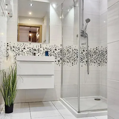 Na Poddaszu M.ch. - *