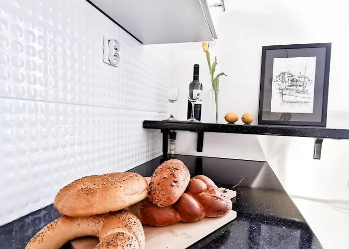 Na Poddaszu M.ch. - *