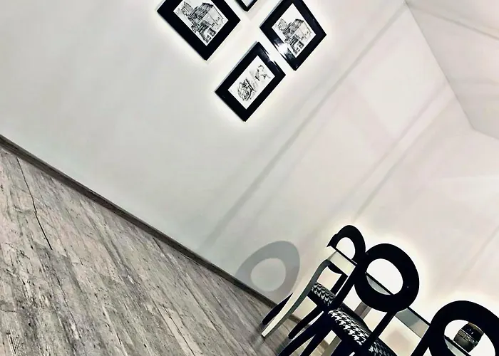 Na Poddaszu M.ch. - *